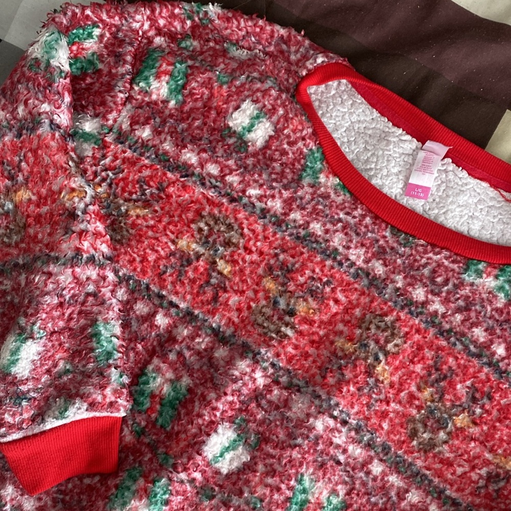 Christmas themed ugly crew neck sweater 🎁 - Picture 3 of 17